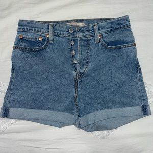 MOVING SALE! Levi’s shorts